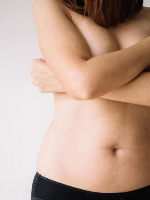 Modelo femenino para la reducción de grasa